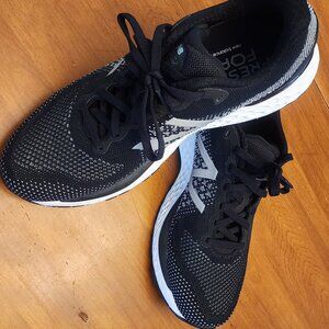 New Balance Women's Fresh Foam 880 Sz 9
